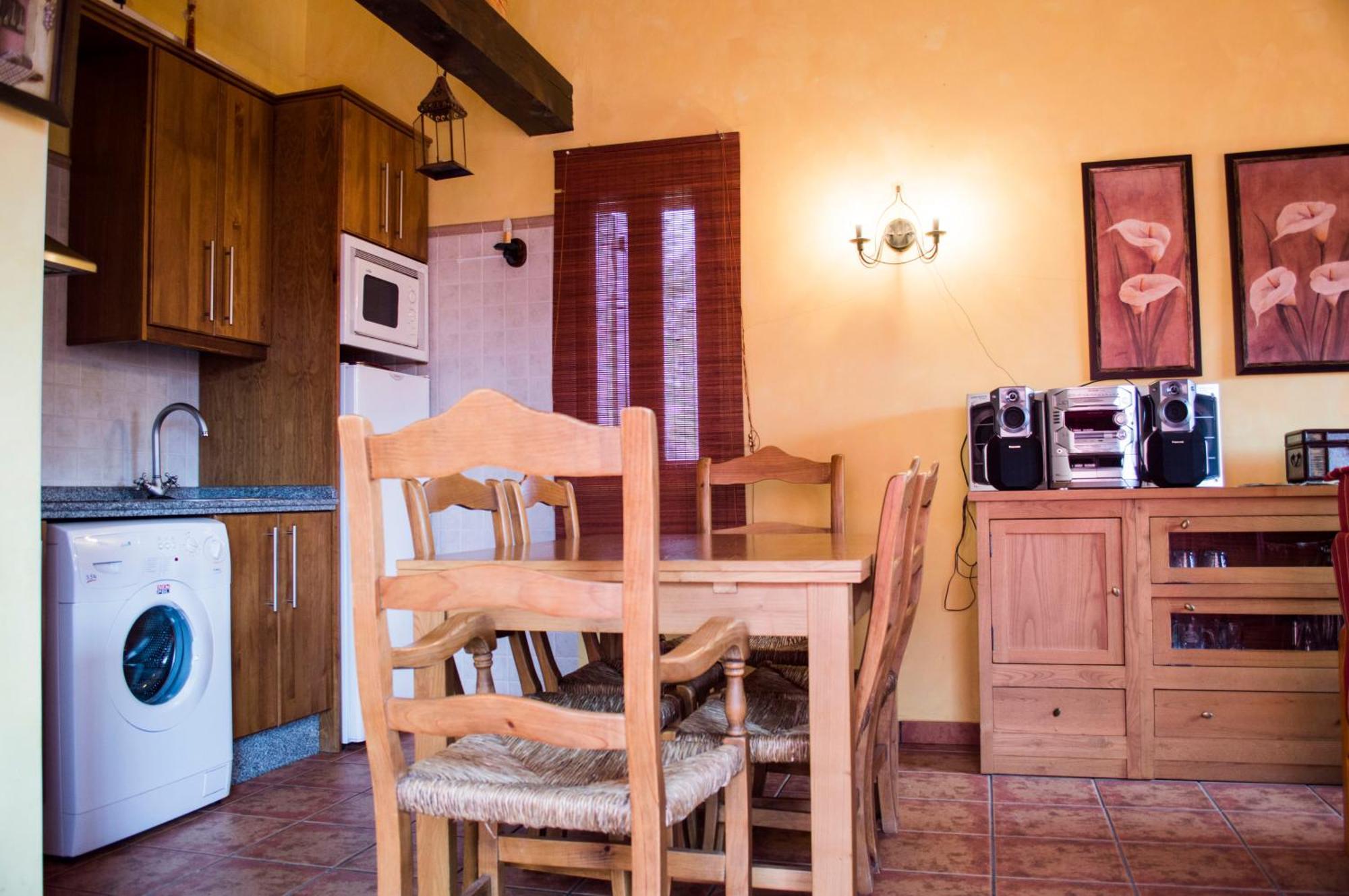 Apartamentos Rurales Alvado Tamajon Exteriör bild