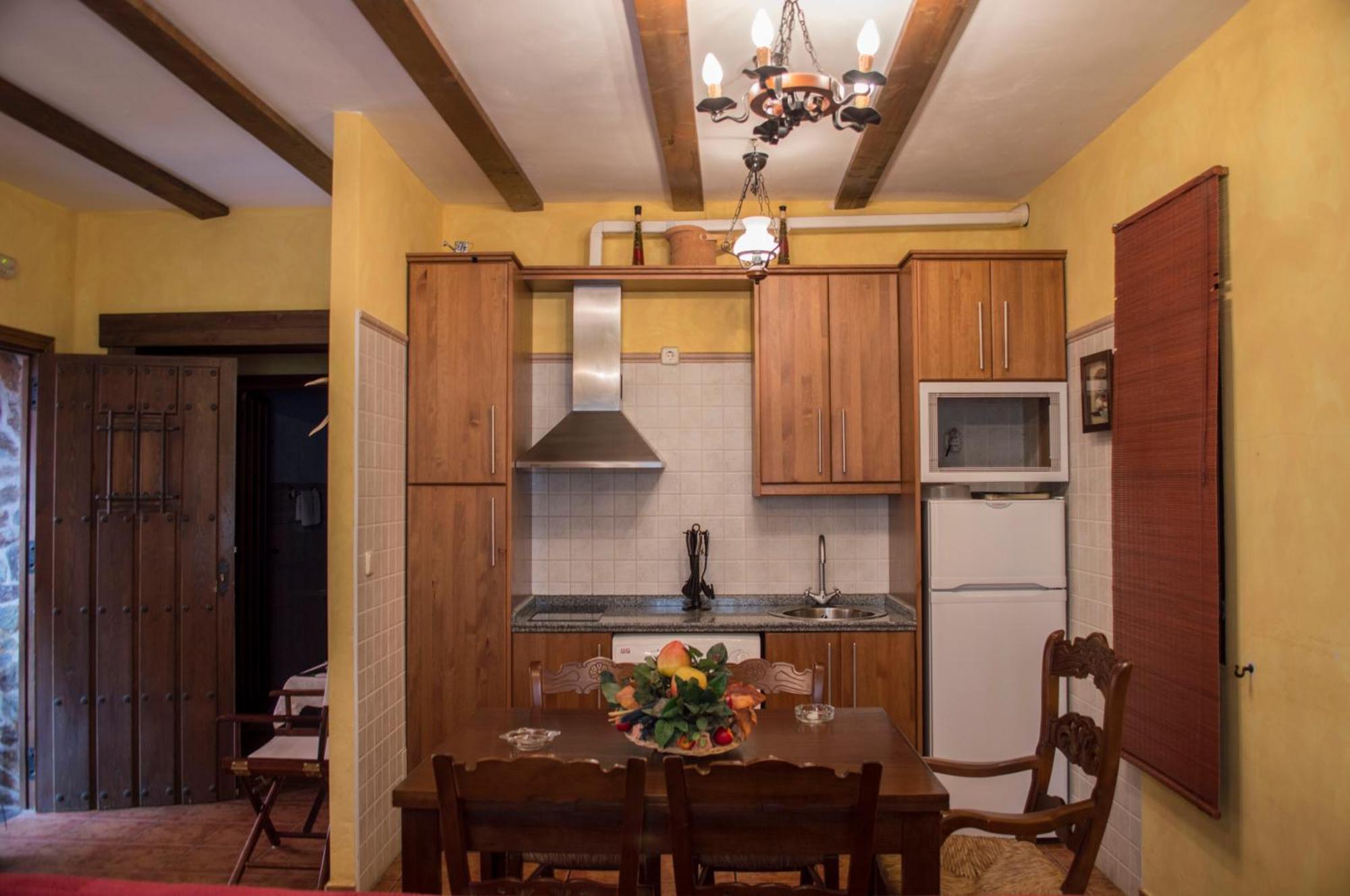 Apartamentos Rurales Alvado Tamajon Exteriör bild