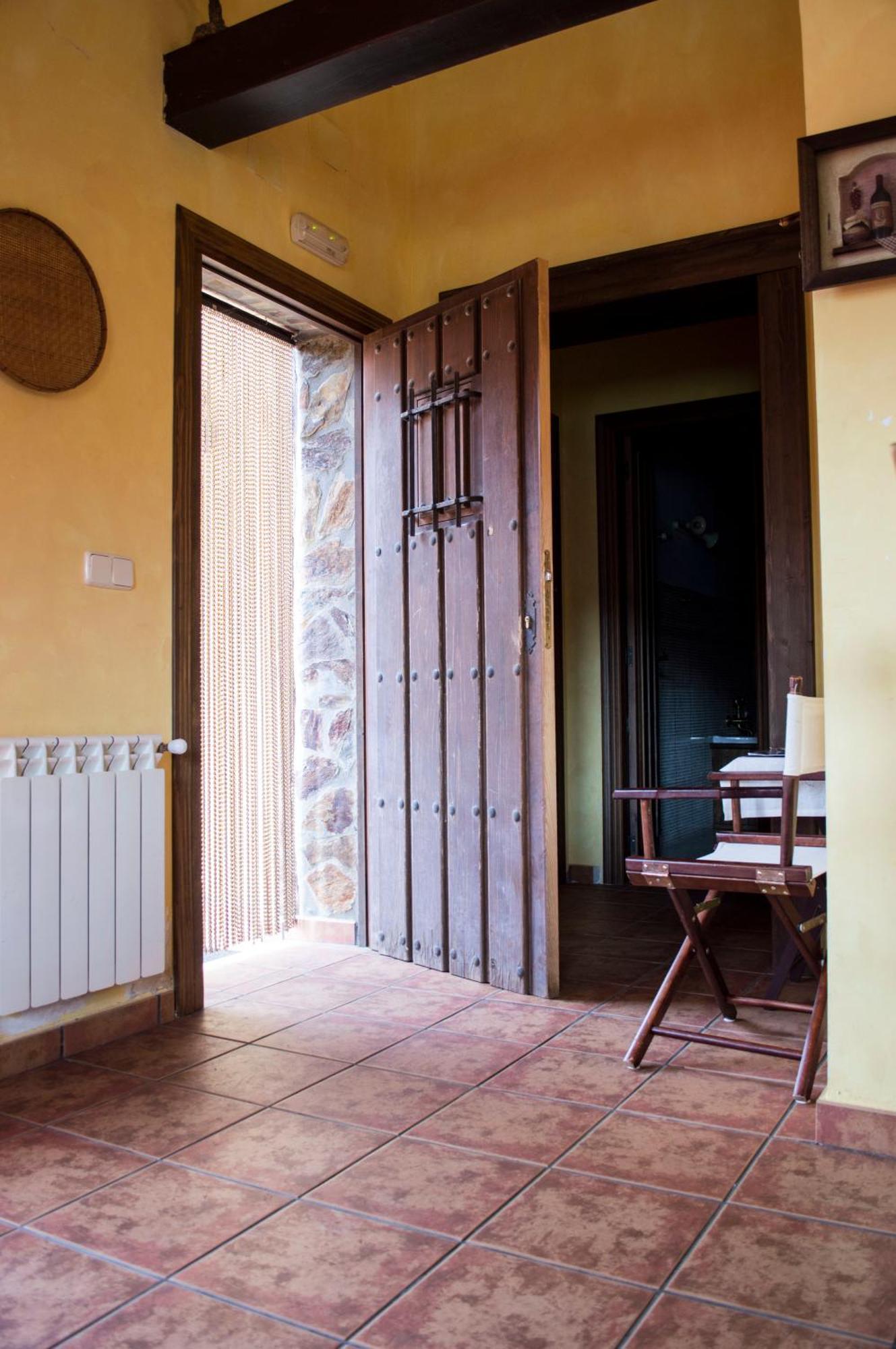 Apartamentos Rurales Alvado Tamajon Exteriör bild